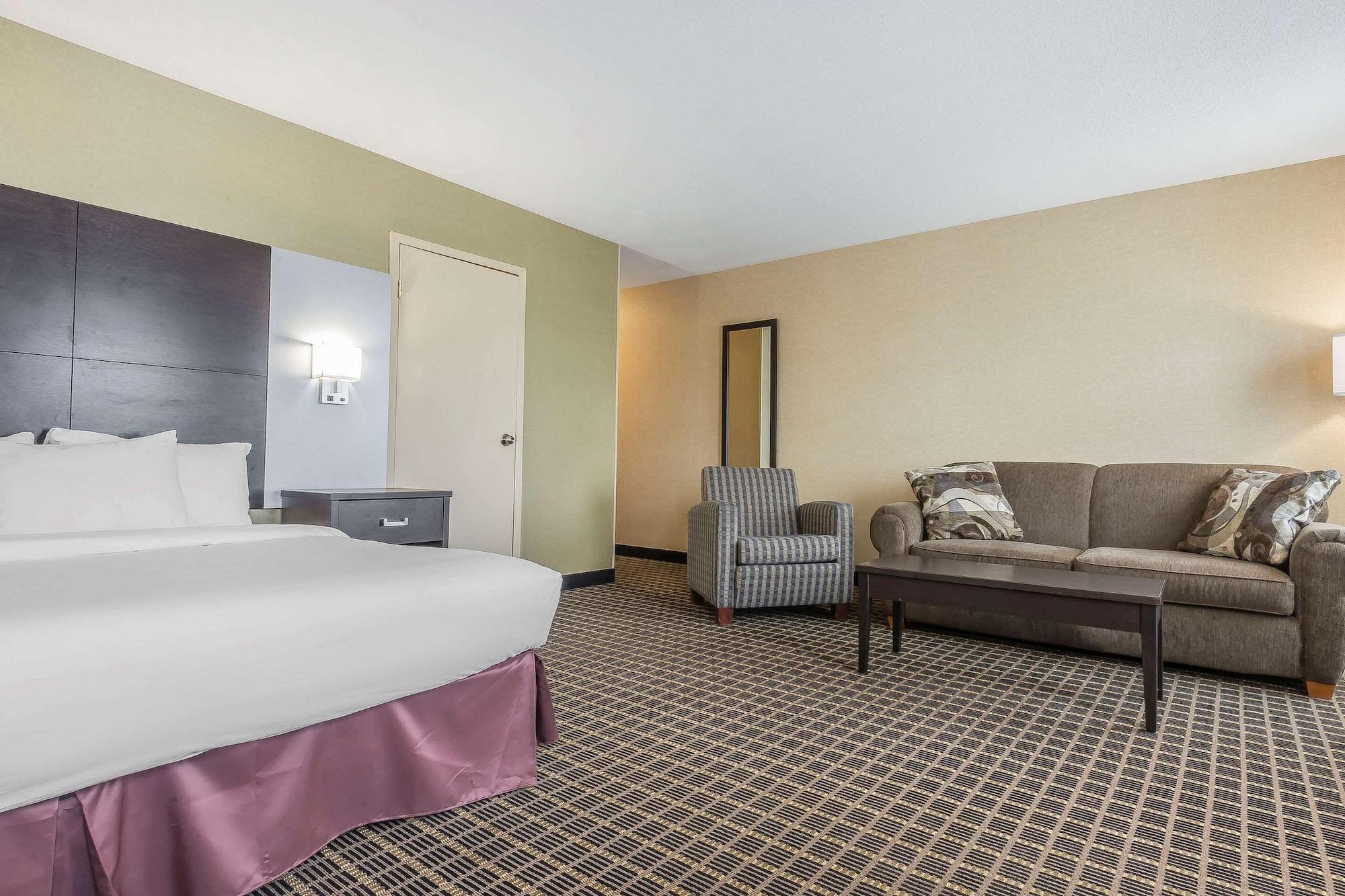 Quality Inn & Suites Downtown Виндзор Экстерьер фото